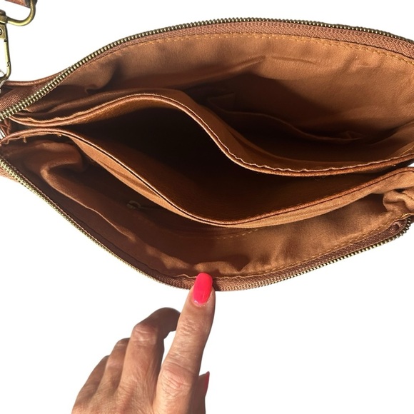 Stylish Brown Vegan Leather Crossbody Bag Adjustable Strap  NWT - Picture 4 of 12